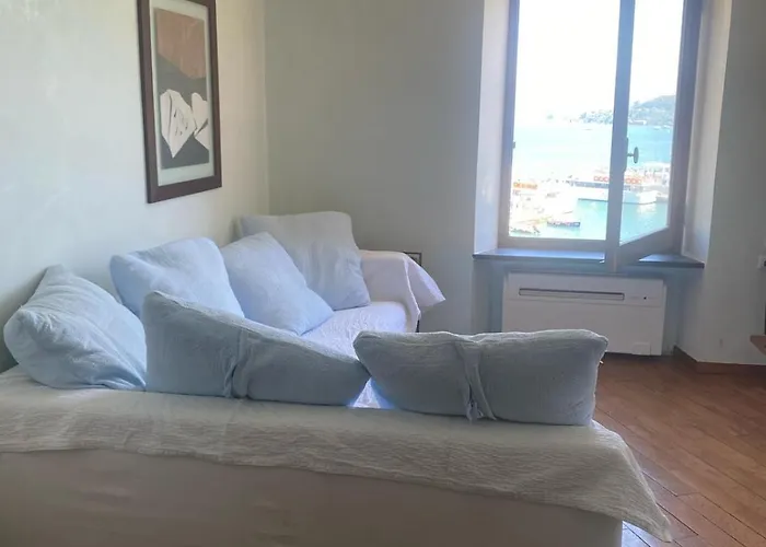 Azzurra, Sulla Calata Di * Porto Venere